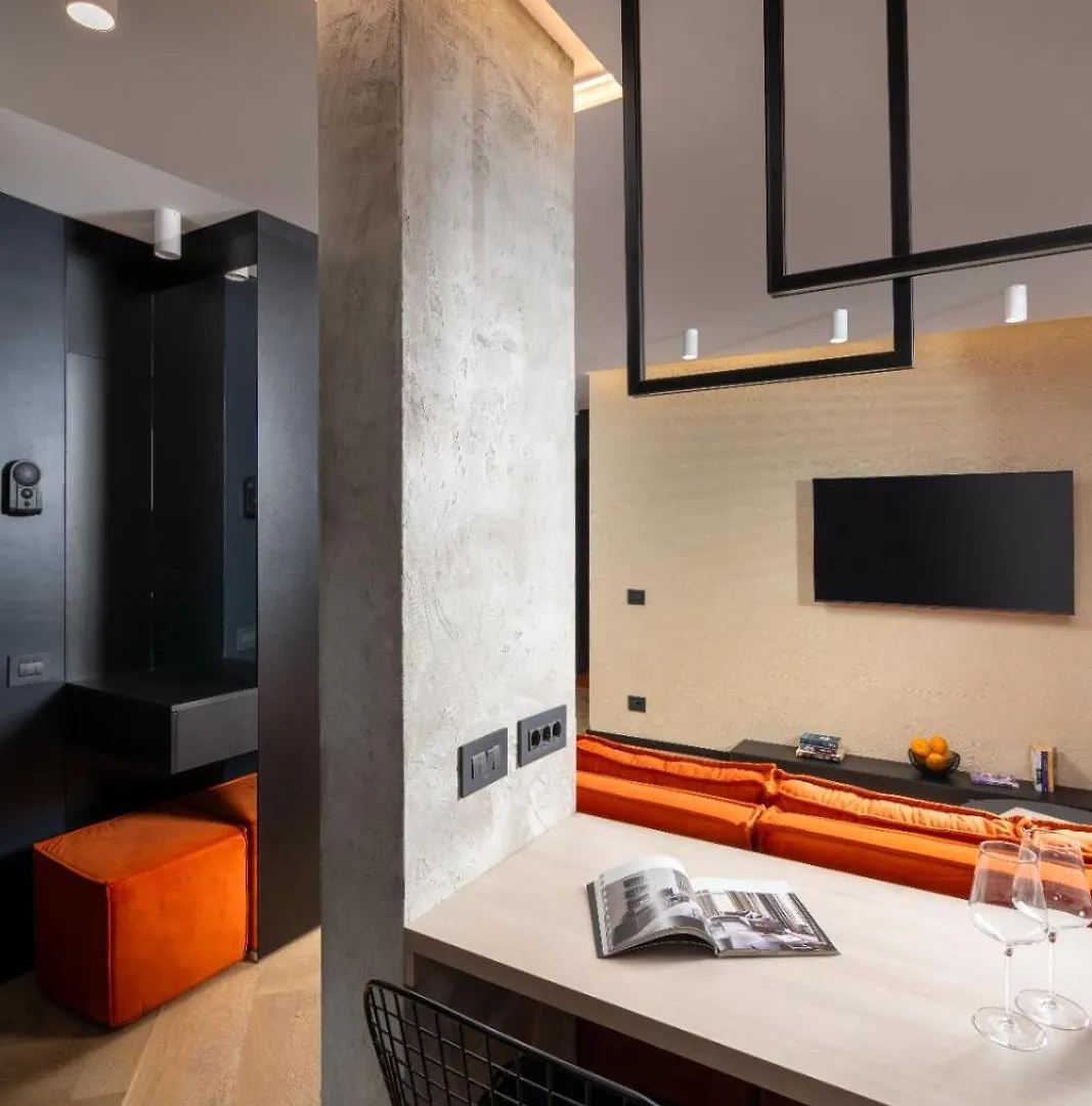 Amber - Central Luxury Apartment By Selestate Bucharest